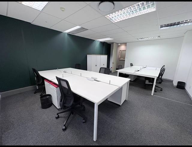 62M² SERVICED OFFICE TO LET IN FOURWAYS